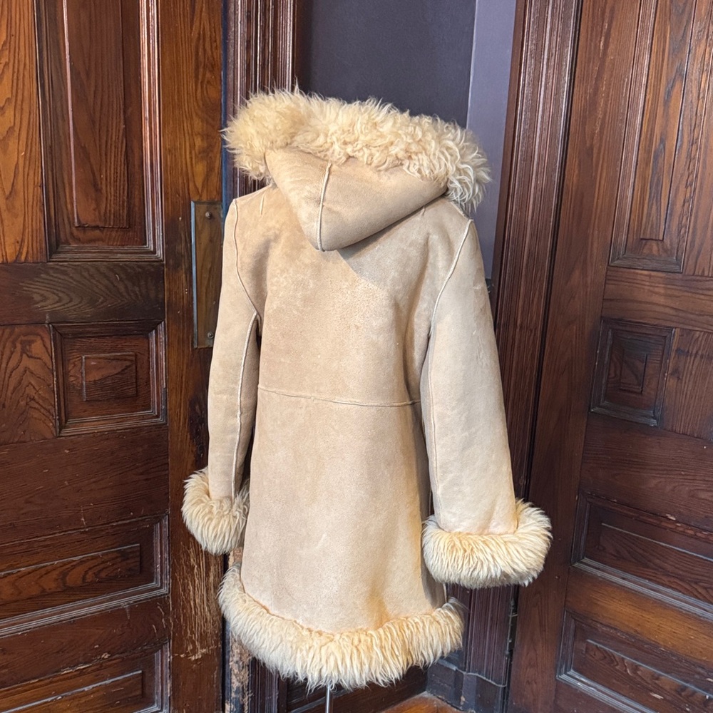 Vintage Shearling Fur Trimmed Hooded Coat - Picture 6 of 6
